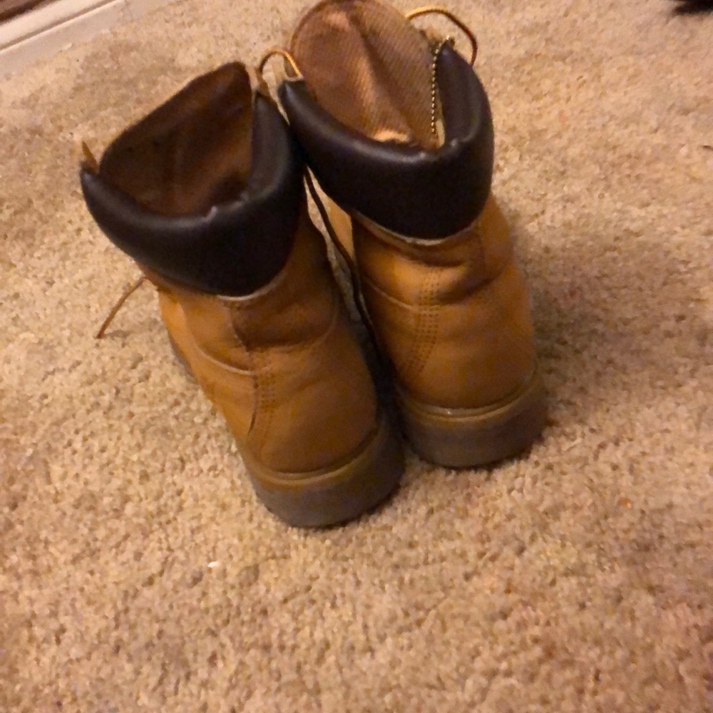 Shoes - Picture 2 of 4